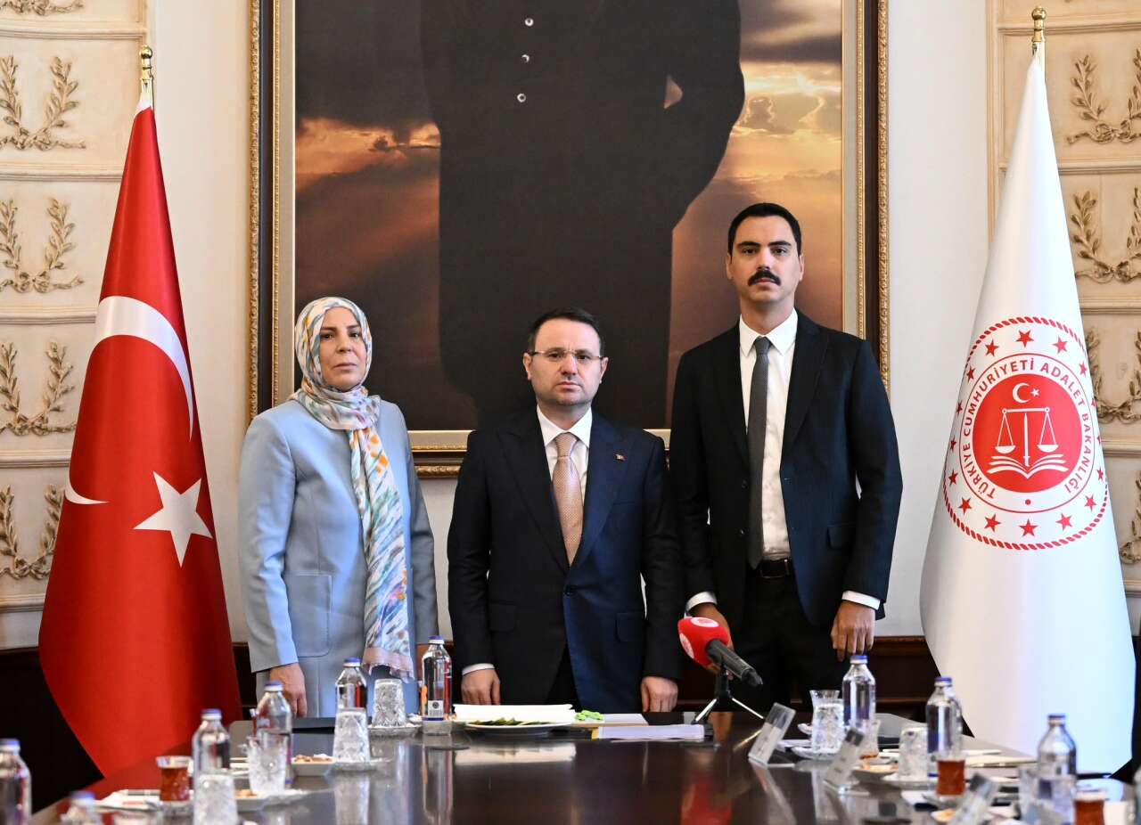 Bakan Akın Gürlek, Yazıcıoğlu ailesini kabul etti! "Bu bir kaza değil örgütsel cinayet" 3